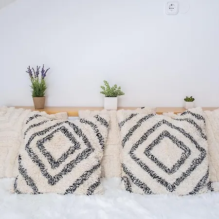 Sziklai Apartament *